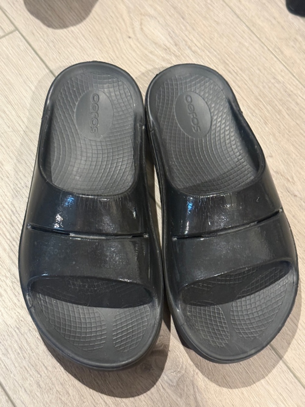 Oofos Black Recovery Slide Sandals Size 7
